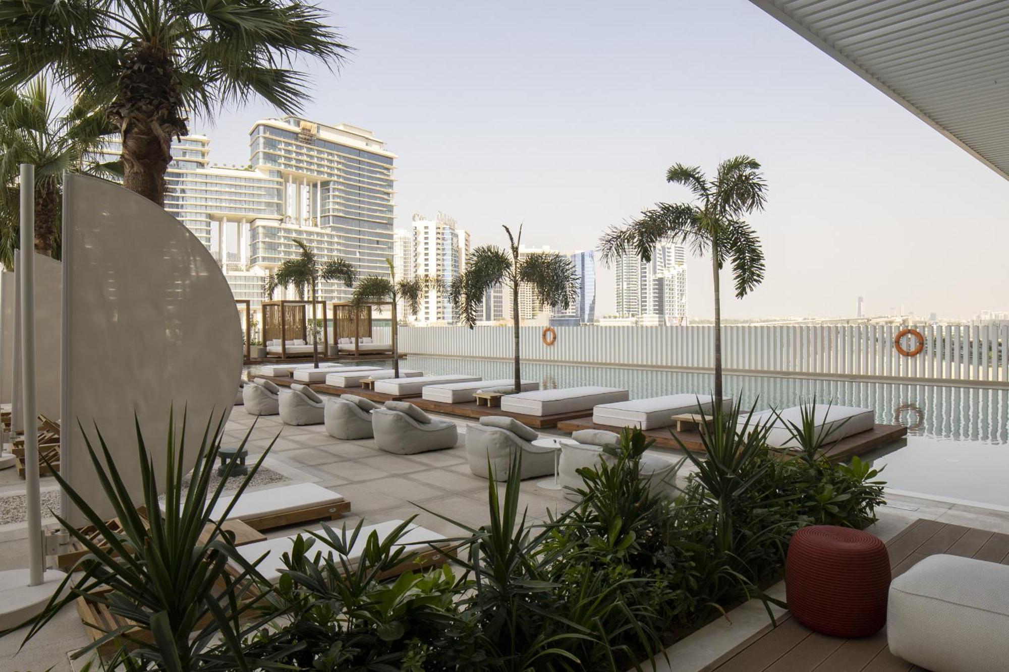 Executive With Burj View At Upside Living 2009 Apartment *