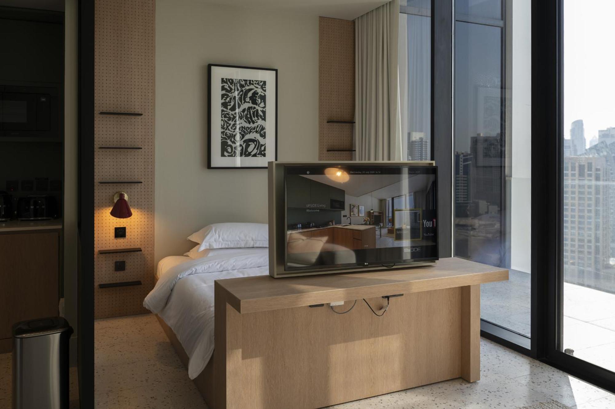 Apartment Executive With Burj View At Upside Living 2009 *