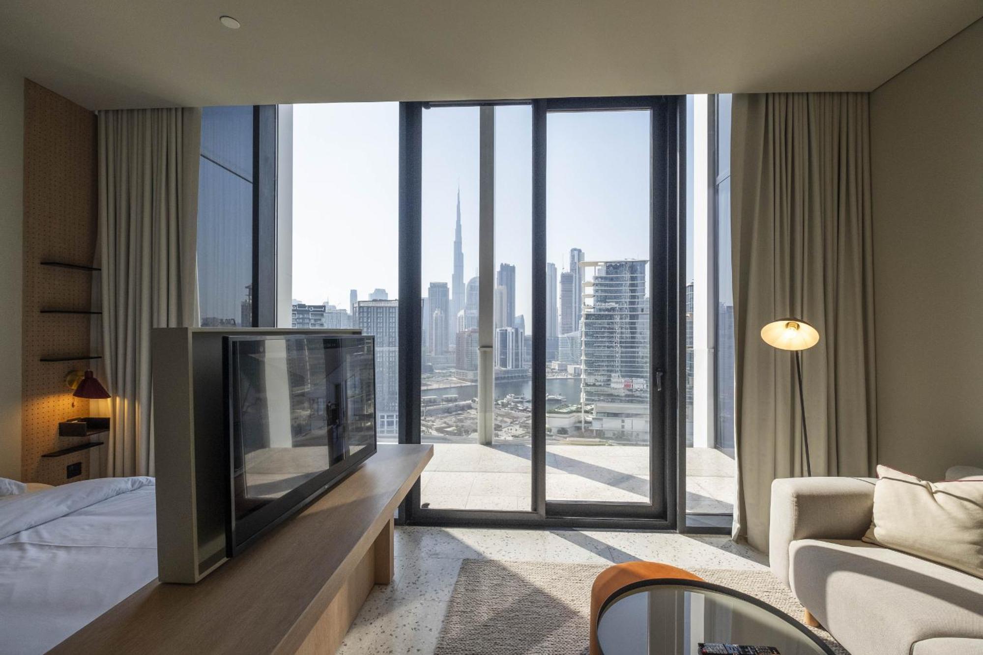 Apartment Executive With Burj View At Upside Living 2009